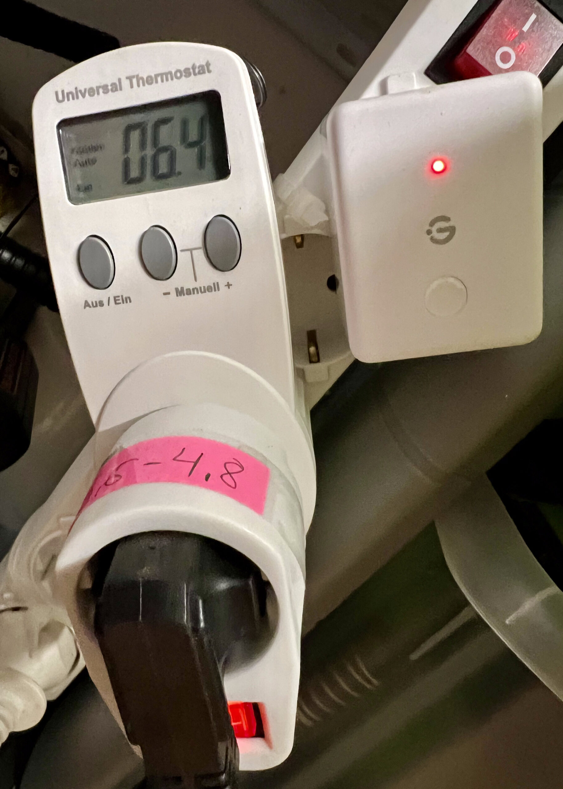 UT 300 Equiva universal thermostat used as an emergency cut-off during refrigerator brumation.